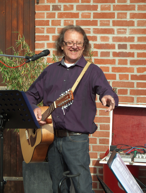 Concert de l'atelier Musique de l'Owase avant le départ