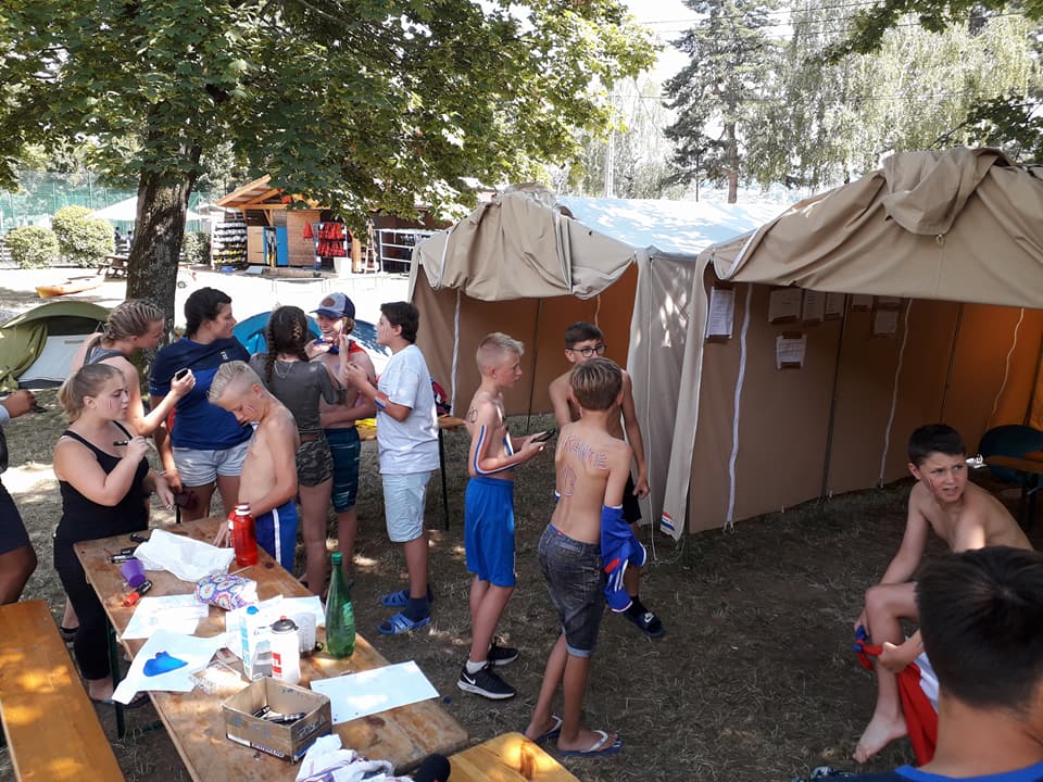 Les ados prêts à supporter les Bleus pour la finale 